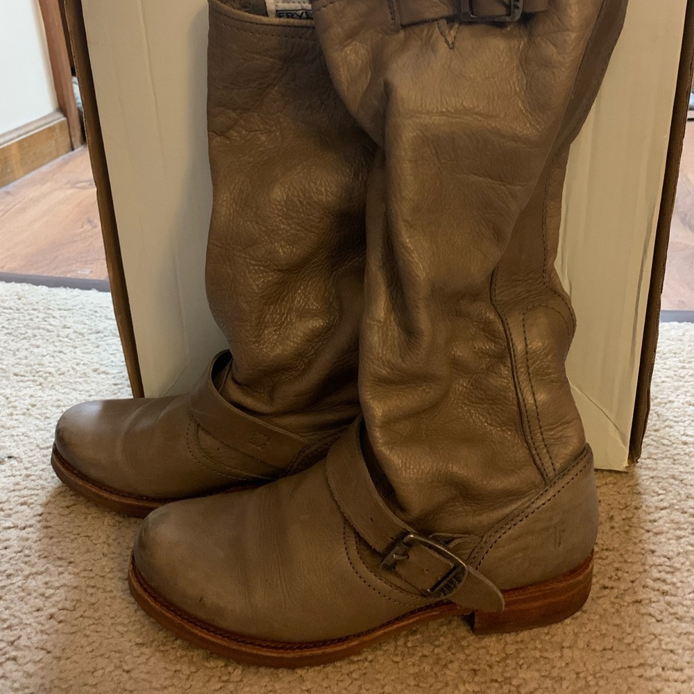 Frye 7.5 gently loved VERONICA SLOUCH (no box)